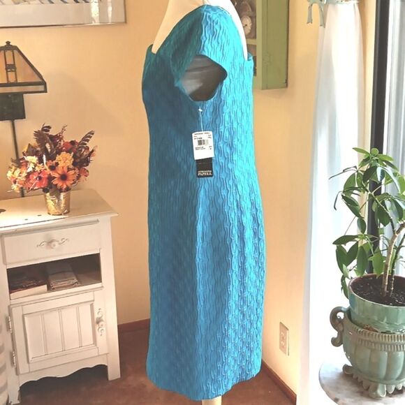 Adrianna Papell Textured Sheath Dress - Picture 4 of 12